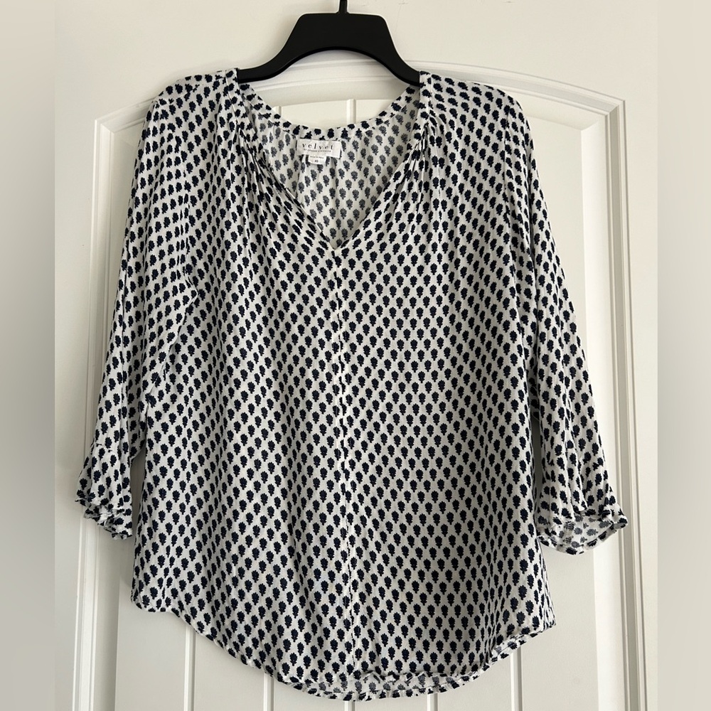Velvet by Graham & Spencer flowy top